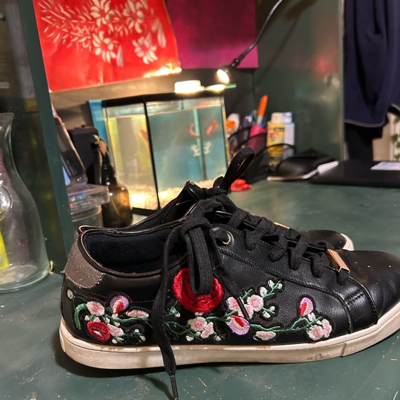 Black Floral ALDO sneakers - Picture 10 of 11